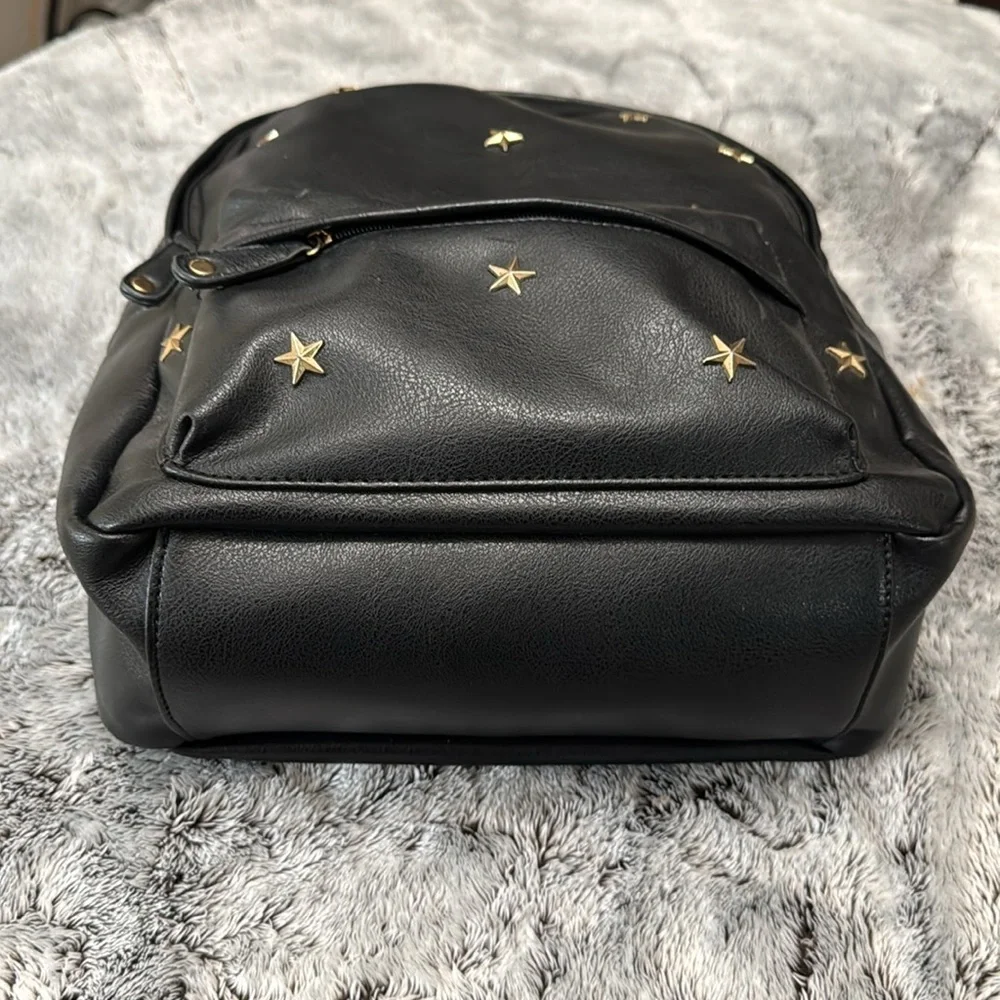 Kiss Me Couture Girls Black Backpack Adjustable Strap Zip‎ Pockets Faux Leather